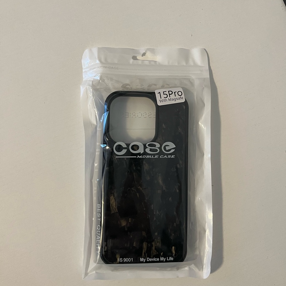Black iPhone 15 Pro Case Durable Protective Cover with MagSafe